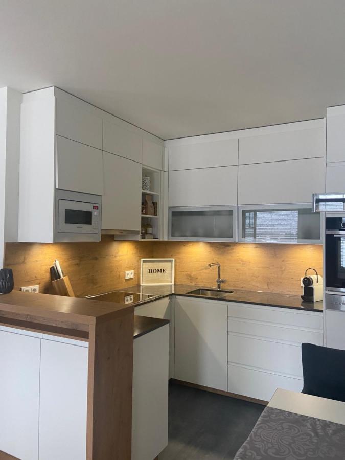 Lake View Apartment Seecorso Velden am Wörthersee Eksteriør billede